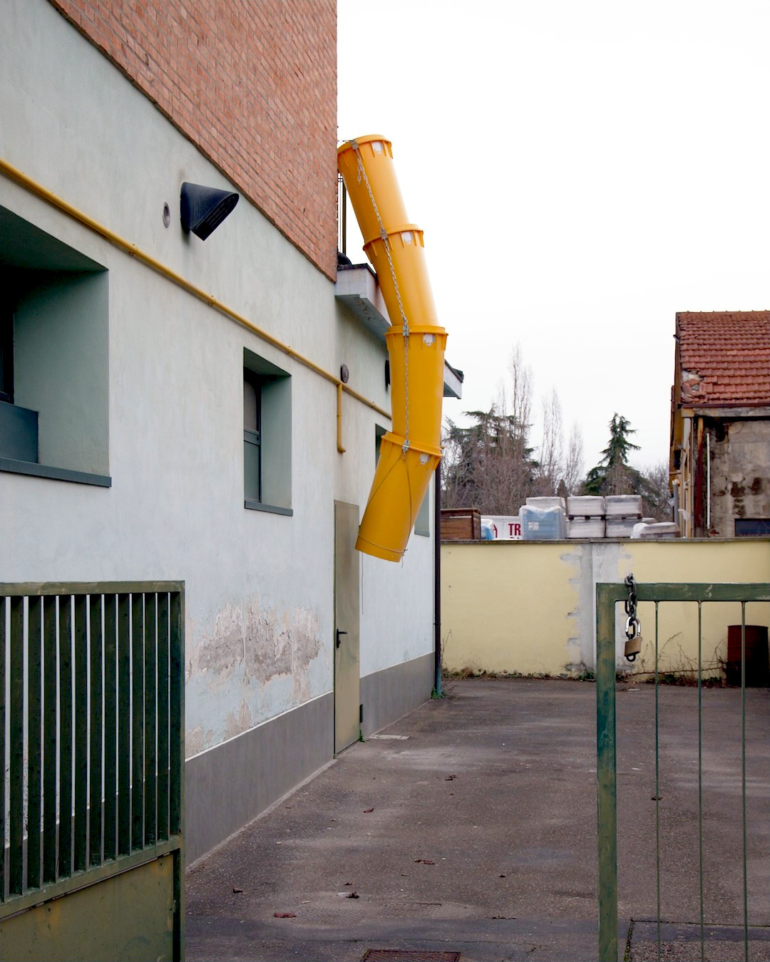 Fuori dal centro, rilievo fotografico della periferia di Modena